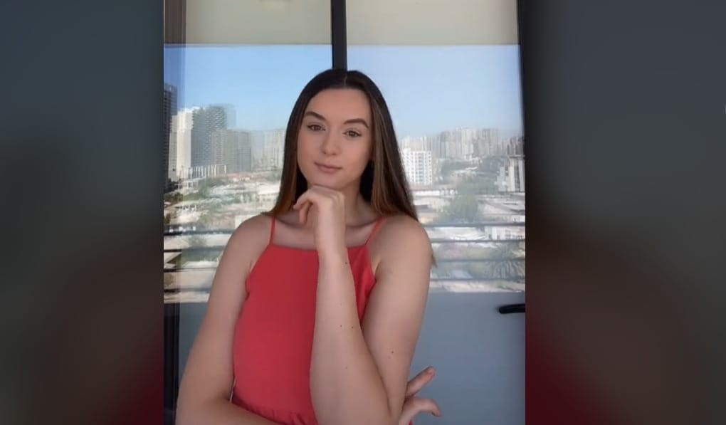 Tiktoker británica se vino a Chile por amor: “Conocí a mi alma gemela”