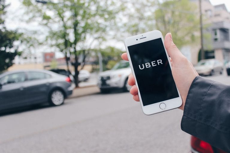 Uber Chile: Regalará 20 mil viajes a grupos prioritarios