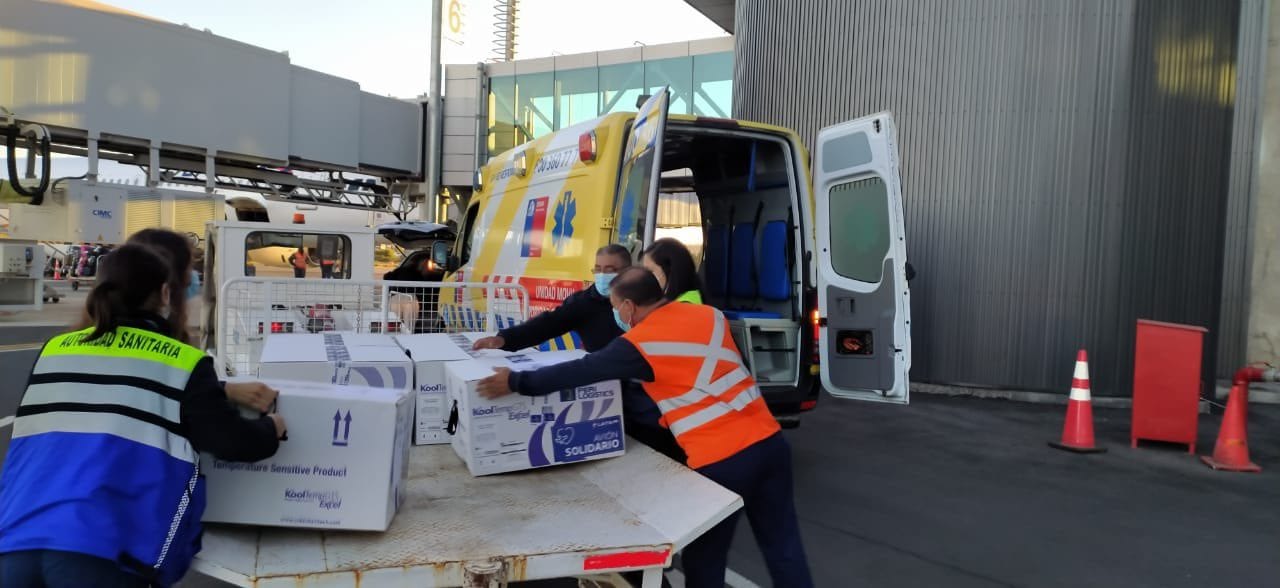Nuevo cargamento de vacunas Pfizer arribó al Biobío en días de altos contagios por el Covid-19