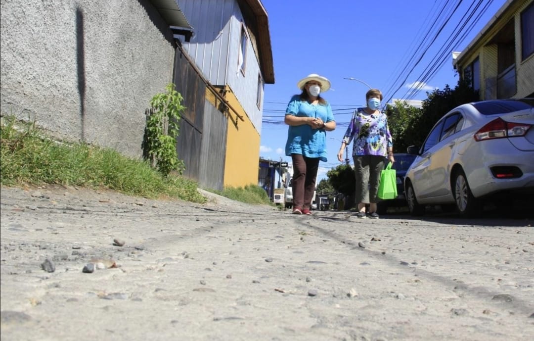 Anuncian millonaria inversión para reparación y construcción de veredas en el Biobío