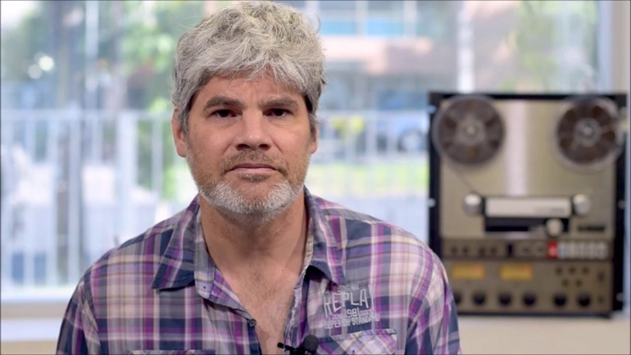 Juan Cristóbal Guarello asegura que crack albo “inventa lesiones” y doctores “se ríen”