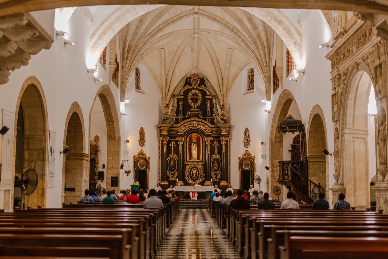 Gobierno permitirá las celebraciones religiosas en comunas en fase 2