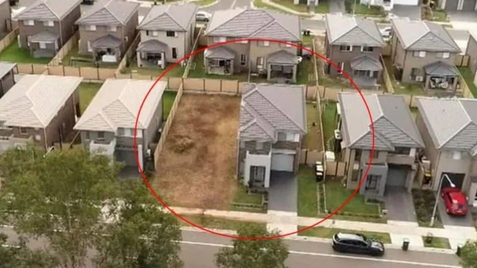 Hombre pagó una millonada por la casa de sus sueños y solo recibió la mitad