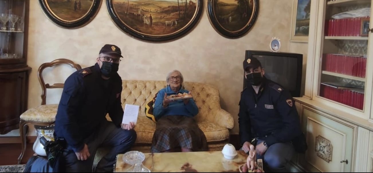 “Quería alguien con quien hablar”: Adulta mayor de 94 años simula robo para tener compañía