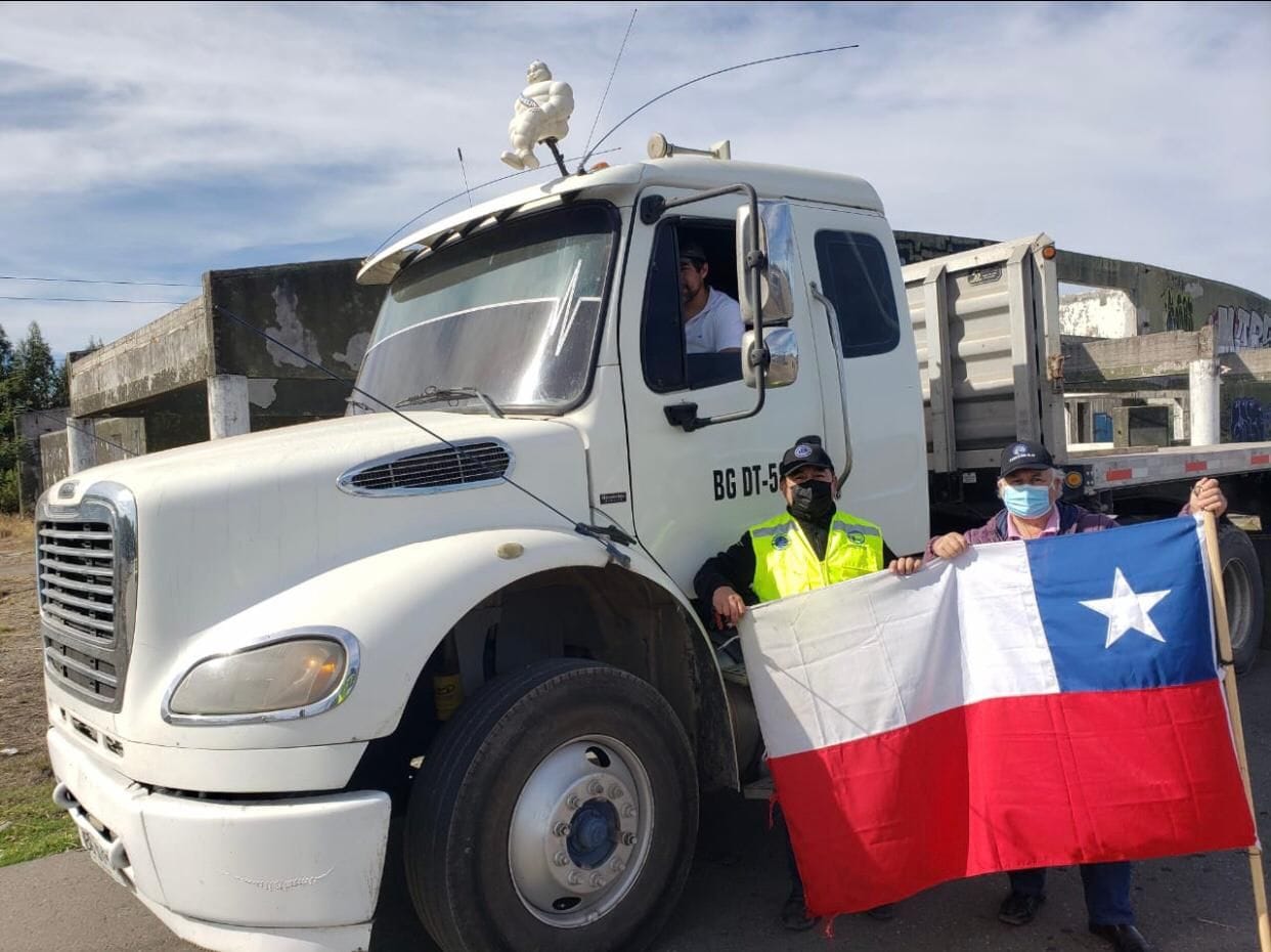Camioneros de Los Ángeles pararon bloqueando la Ruta 5 en Duqueco