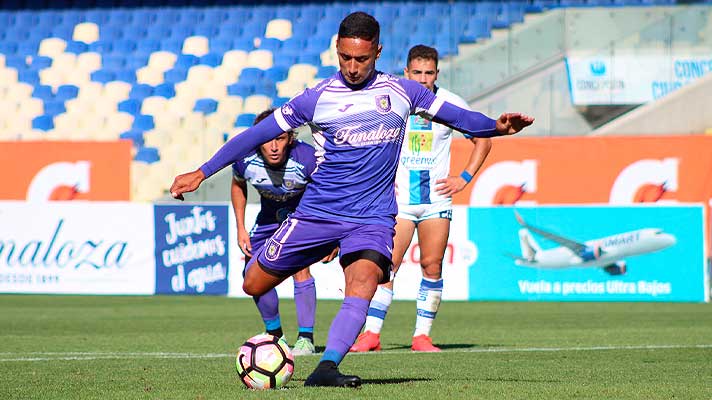 Los hinchas de Deportes Concepción celebraron con la nueva camiseta 2021