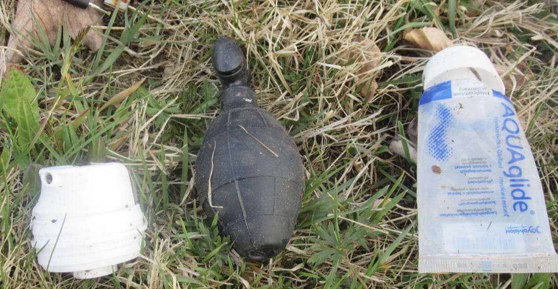 Mujer llamó a la policía tras encontrar una granada de mano: Resultó ser un juguete sexual