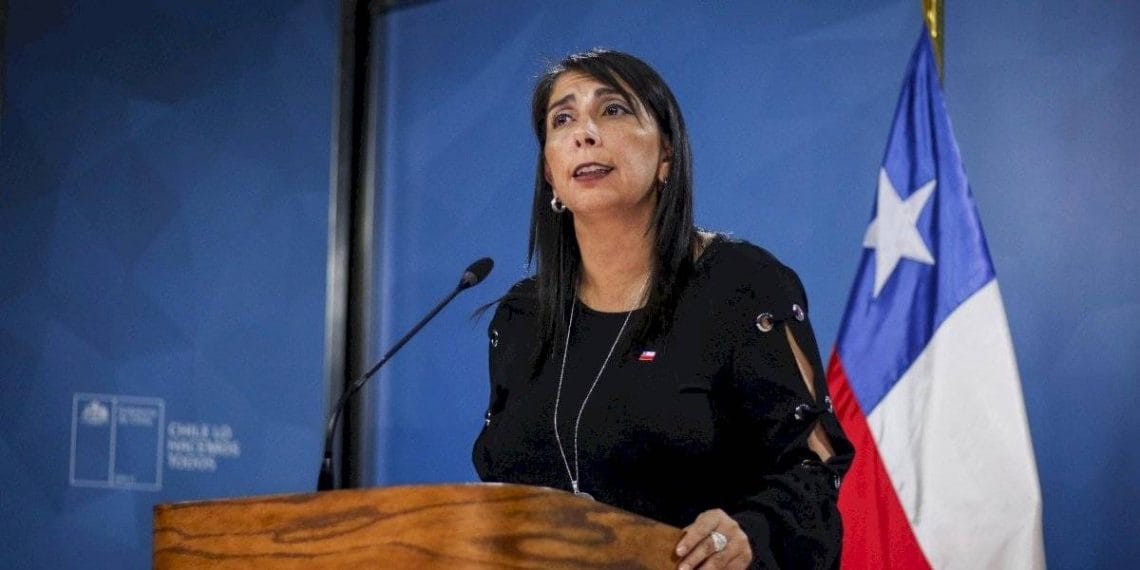 Karla Rubilar solicitó aprobar “con urgencia” Bono Clase Media