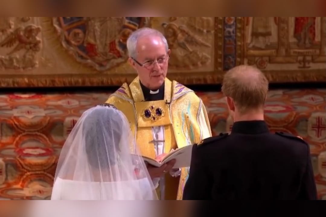 Arzobispo de Canterbury niega haber casado a príncipe Harry y Meghan tres días antes de la boda real