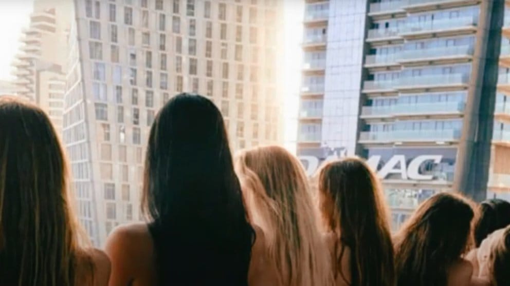 Escándalo en Dubái: Varios detenidos por video con mujeres desnudas en un balcón