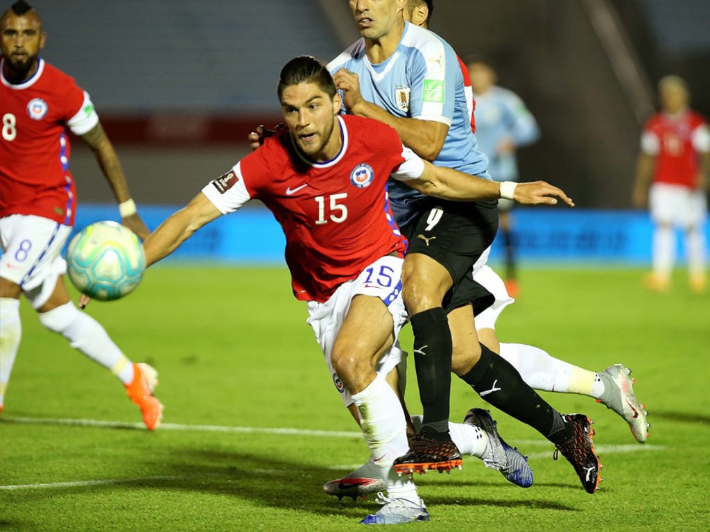 Sierralta tendrá que recuperar la confianza del técnico en la Premier