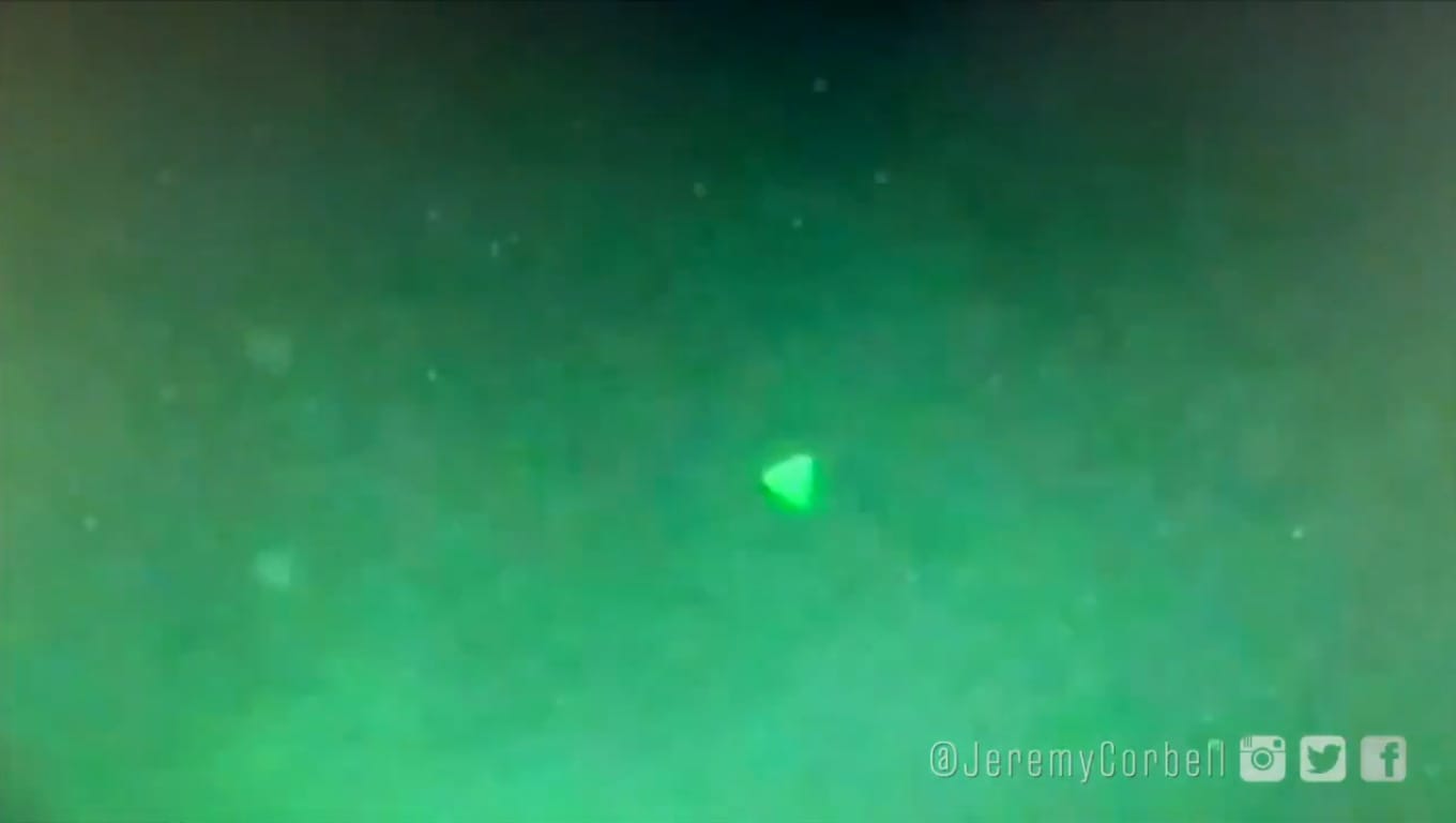 El Pentágono confirma que vídeo de OVNI con forma de pirámide es real