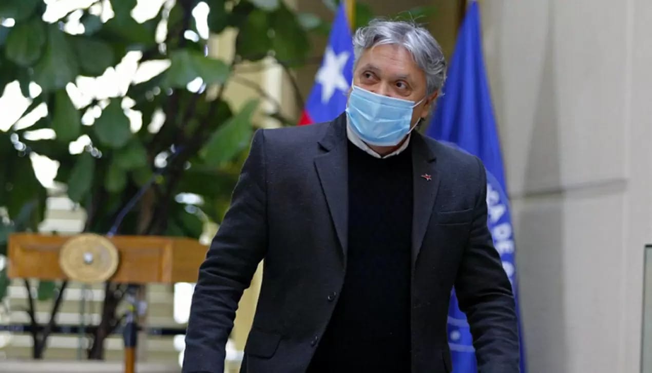 Senador Navarro estudia acciones legales contra Intendencia del Biobío por presuntos sobreprecios en compras