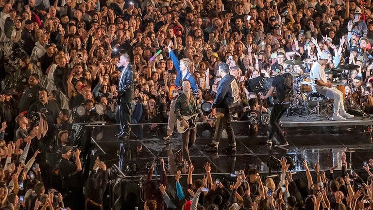 Con 50 mil asistentes: Nueva Zelanda celebra el concierto más masivo desde el inicio de la pandemia