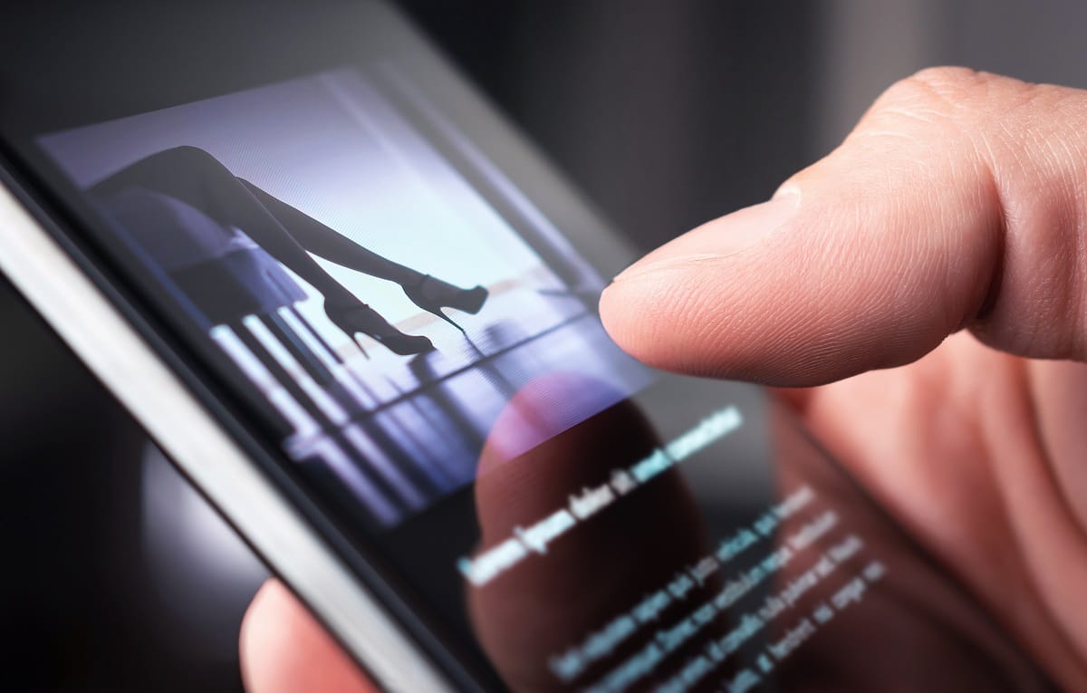 Hombre pidió el divorcio a su esposa porque se enteró que ella tiene perfil en OnlyFans
