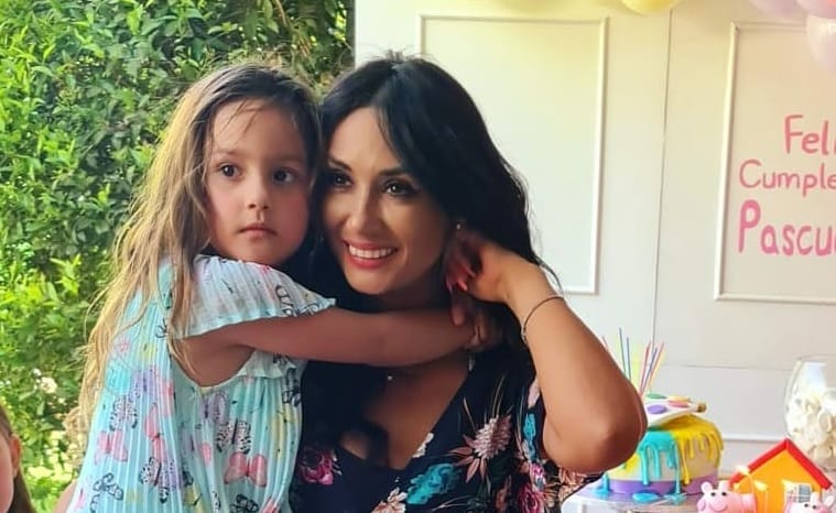 La enorme bandeja de huevos de pascua con la que Pamela Díaz sorprendió a su hija Pascuala