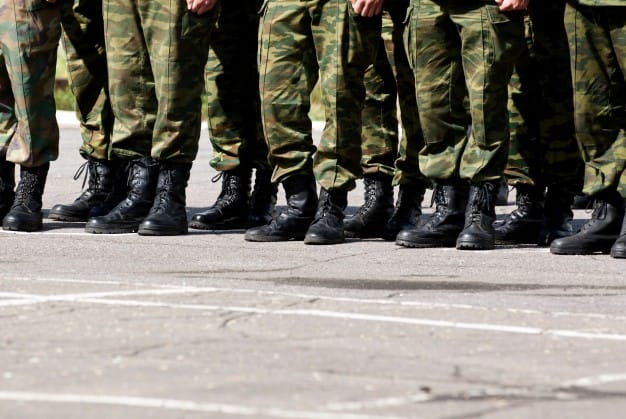 Hallan muerta a subteniente al interior de unidad del Ejército en Los Ángeles