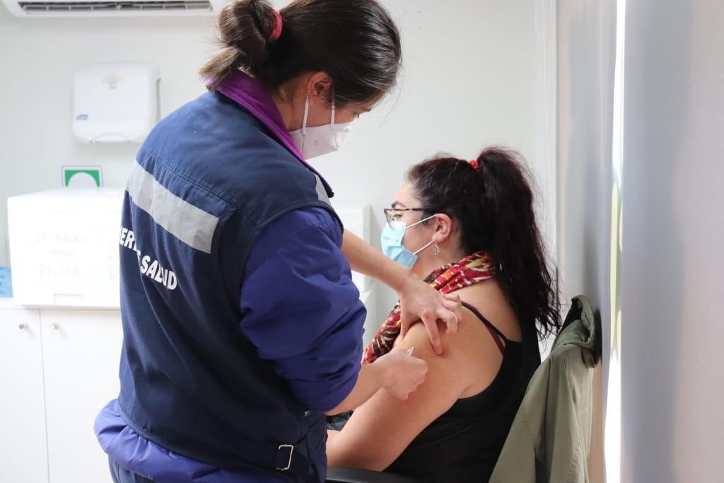 Por falta de dosis Pfizer suspenden vacunación contra el Covid-19 e influenza en Los Ángeles por este fin de semana