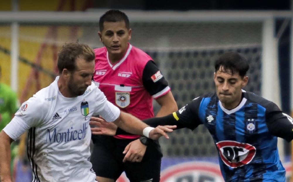 Arbitro acusó que no tuvo agua caliente en su camarín del estadio de Huachipato