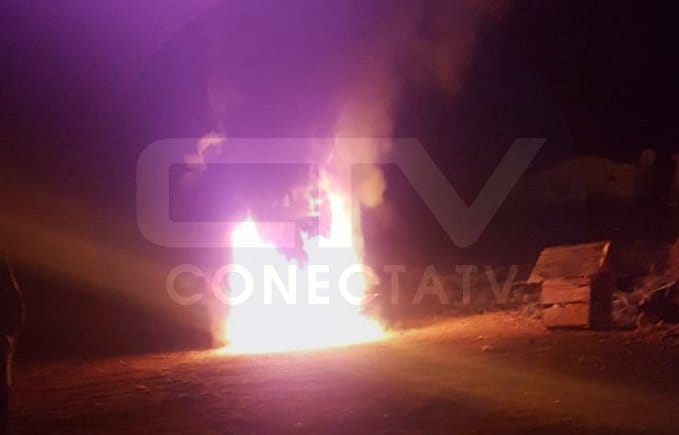 Un camión y una maquinaria resultaron quemados en Tirúa: Investigan la acción de encapuchados