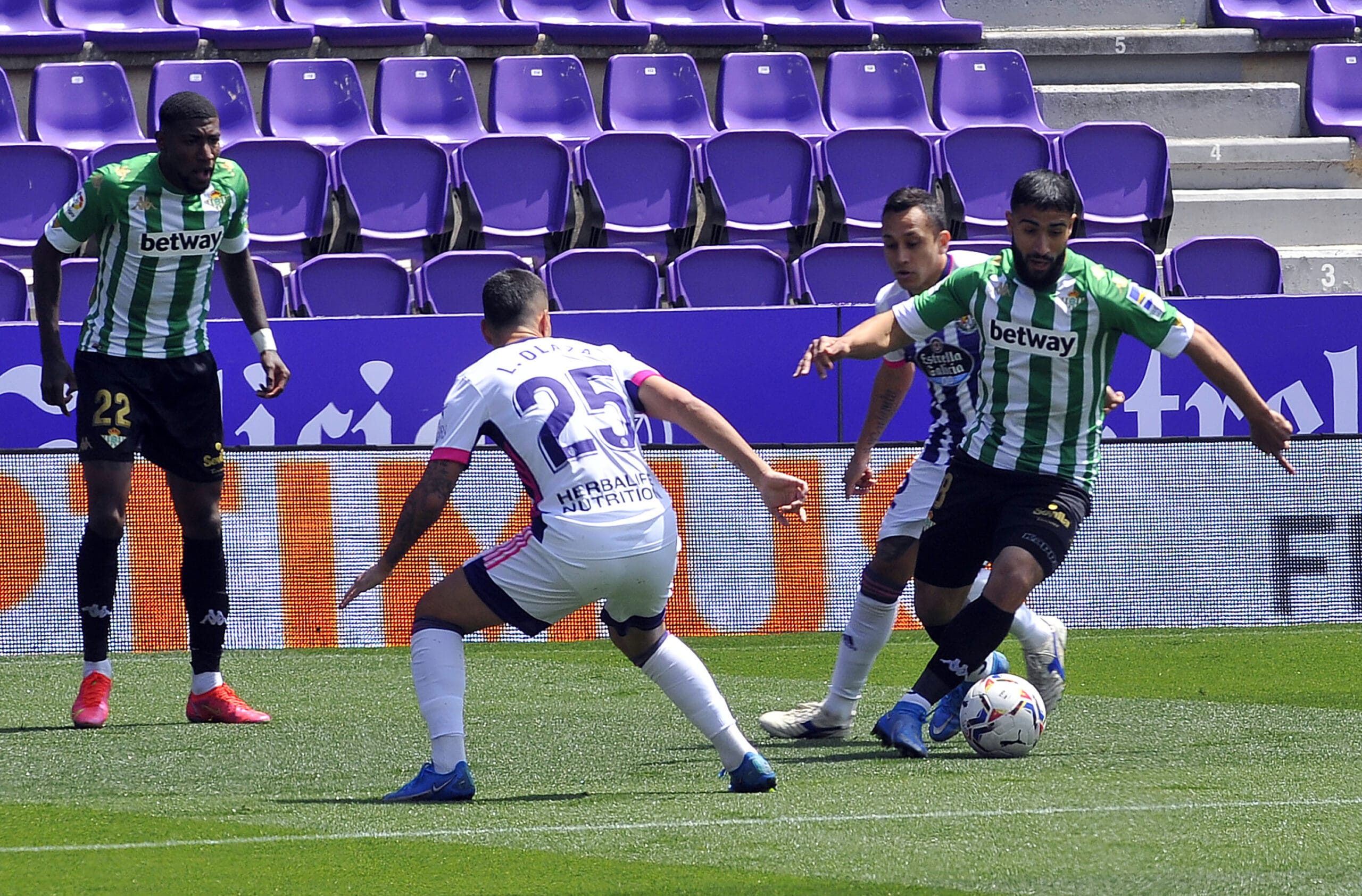 Claudio Bravo y Fabián Orellana se vieron las caras en España