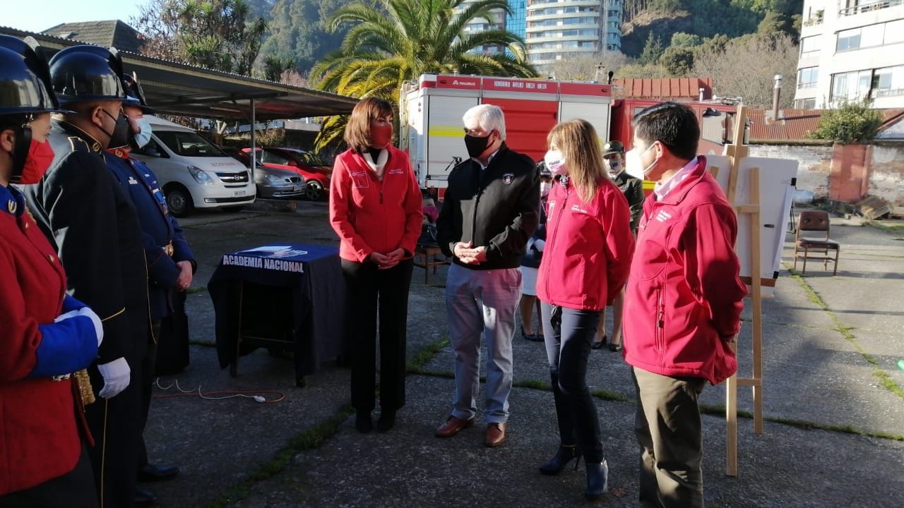 Bomberos del Biobío firman inédito acuerdo para crear protocolo contra el abuso a voluntarias