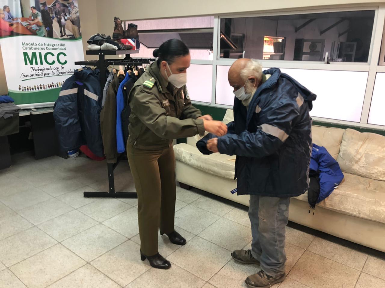 Comisaría abrió “tienda” con ropa gratis para personas vulnerables en San Pedro de la Paz