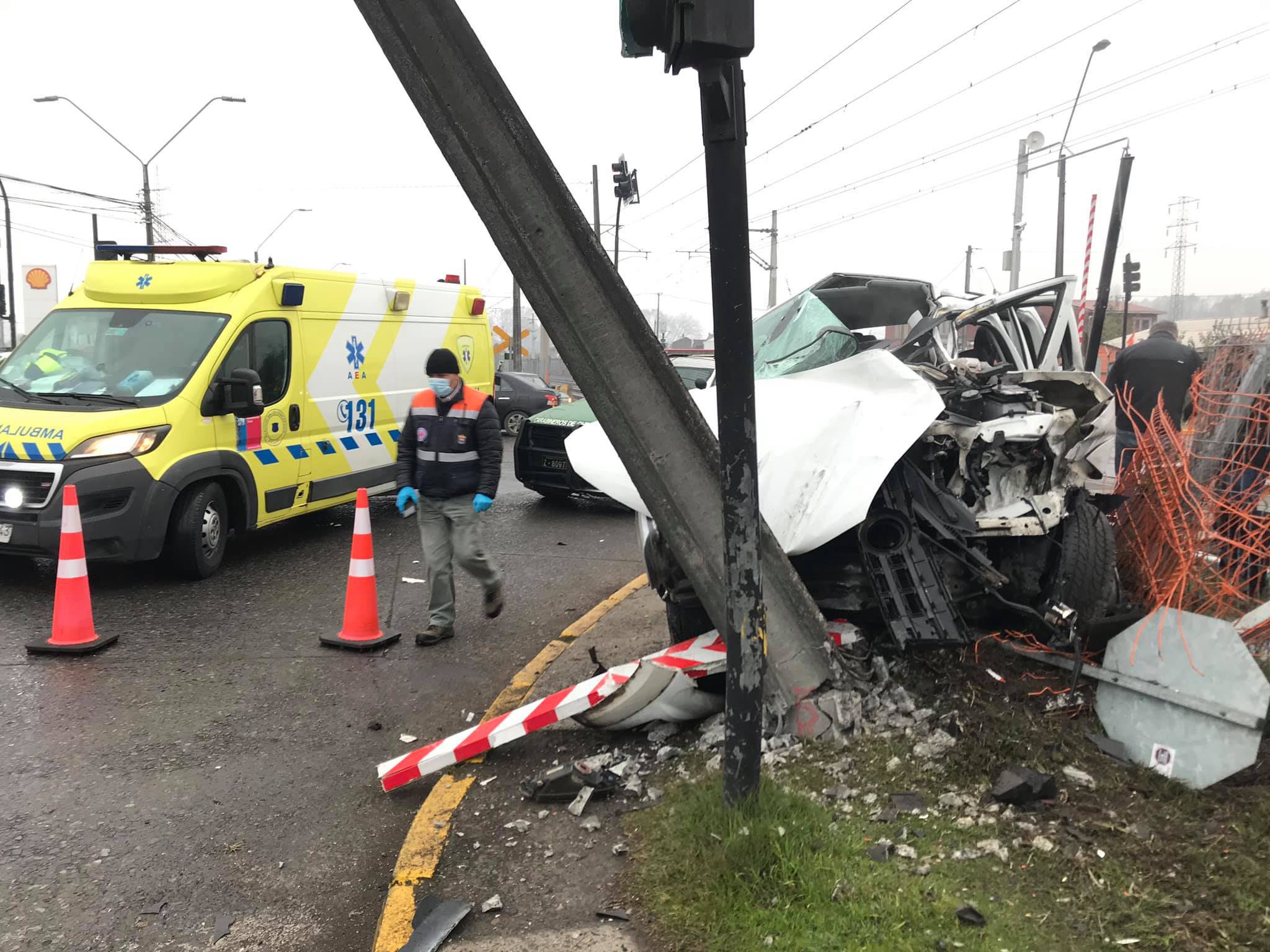 Una persona lesionada dejó colisión de Biotrén con camioneta particular en Coronel