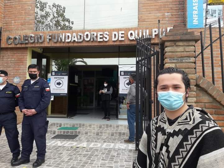 Insólito: Obligan a votante mapuche a quitarse su “makuñ”