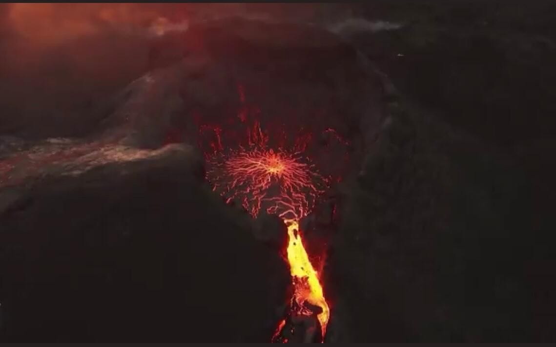 Impactante: Video muestra erupción de volcán islandés