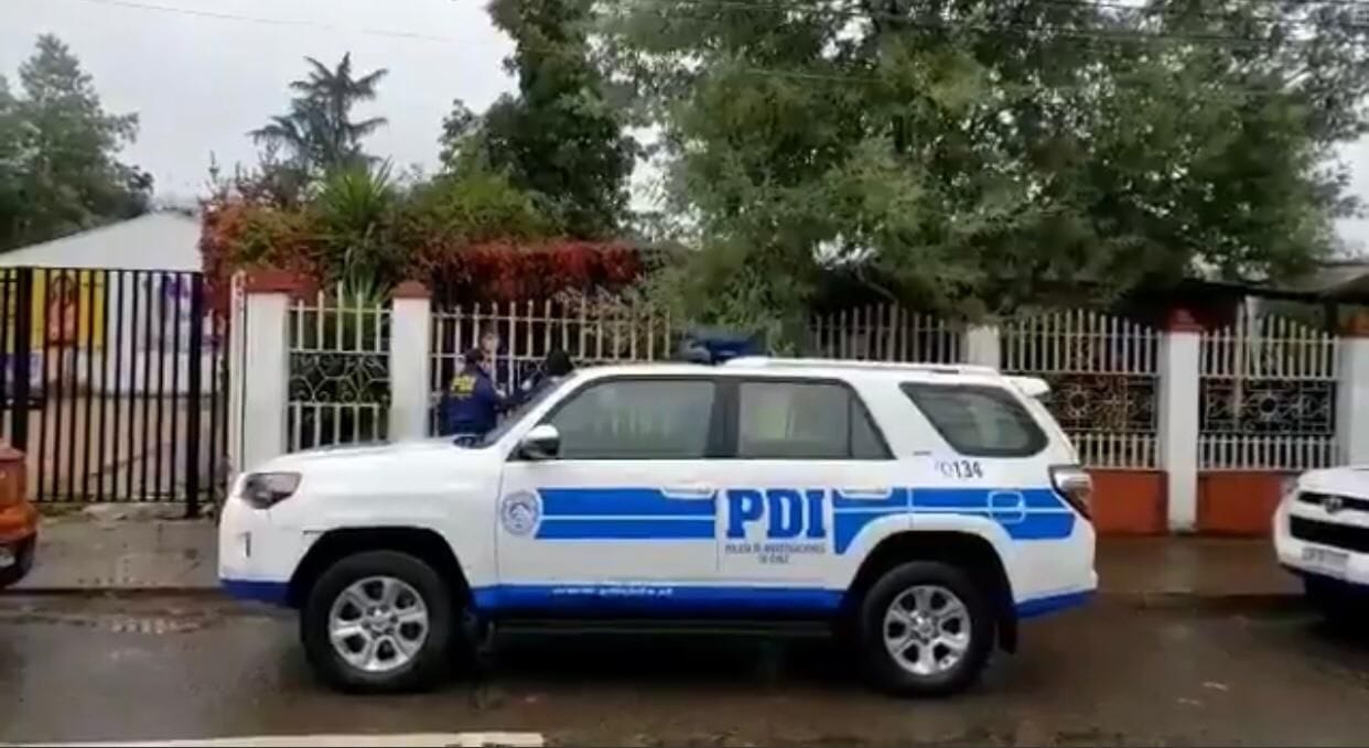 Mujer es encontrada sin vida al interior de una pieza: Habría intervención de terceros