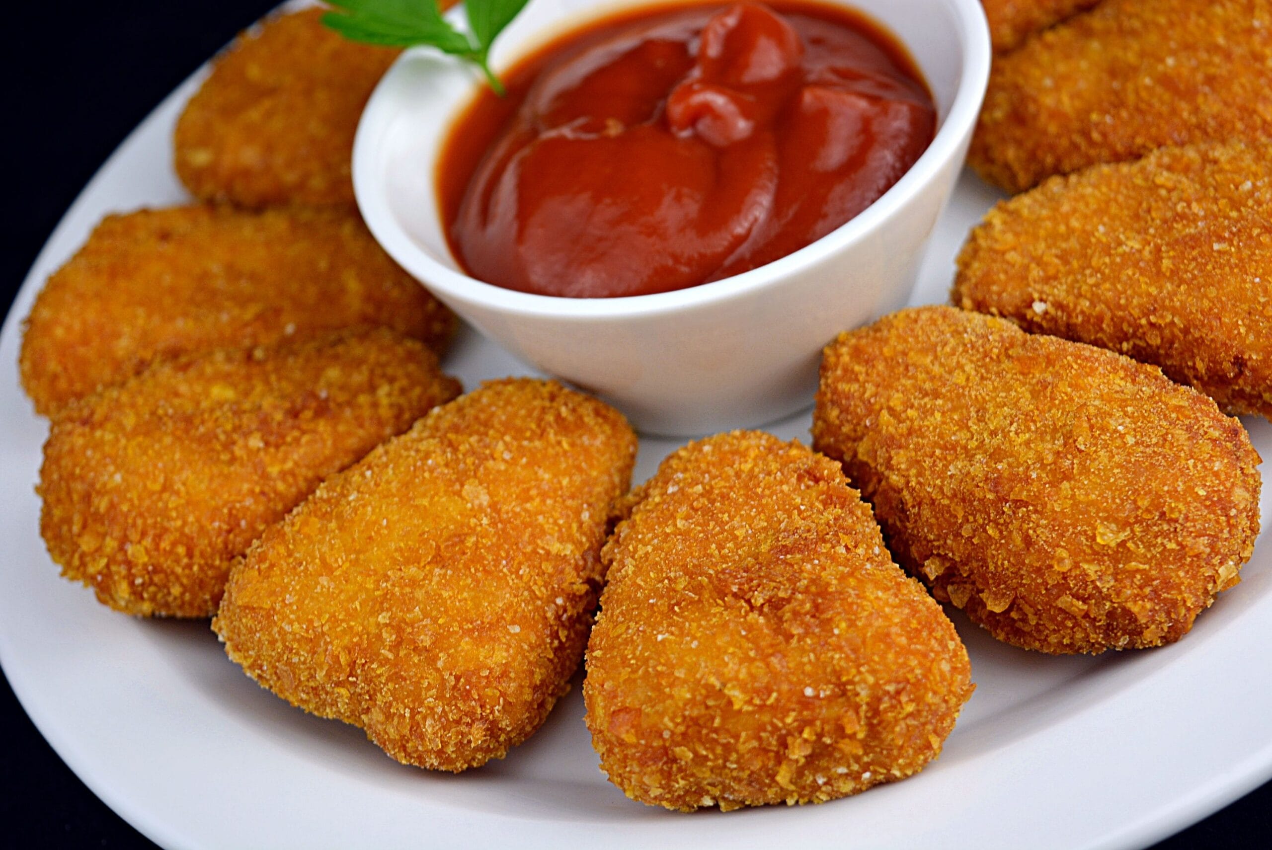 Mujer vegana se horrorizó al enterarse que su hija comía nuggets de pollo