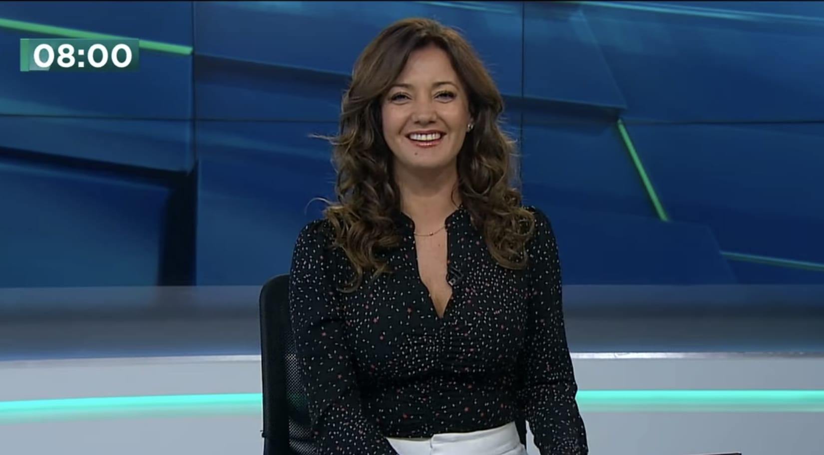 Priscilla Vargas se sumó al trend de MC Hammer y bailó al término del noticiero