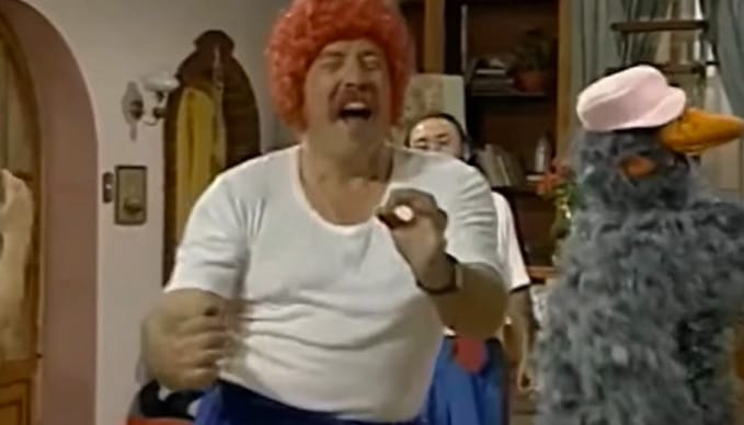 MC Hammer viraliza video del Profesor Rossa en redes sociales