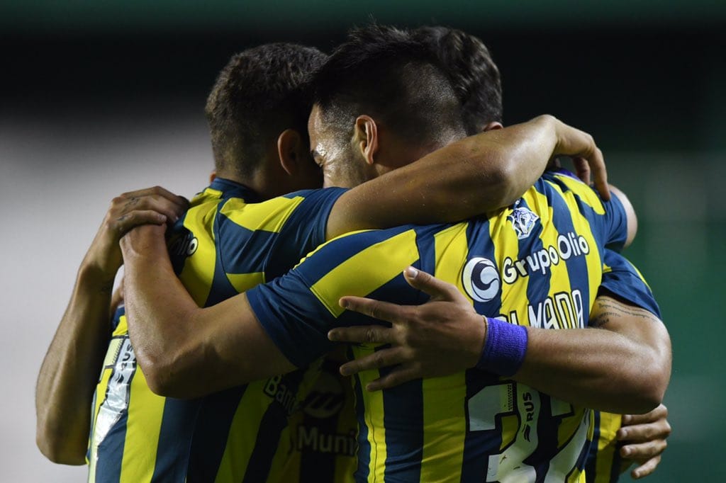 Burlas por mayor: Rosario Central festinó con la goleada a Huachipato