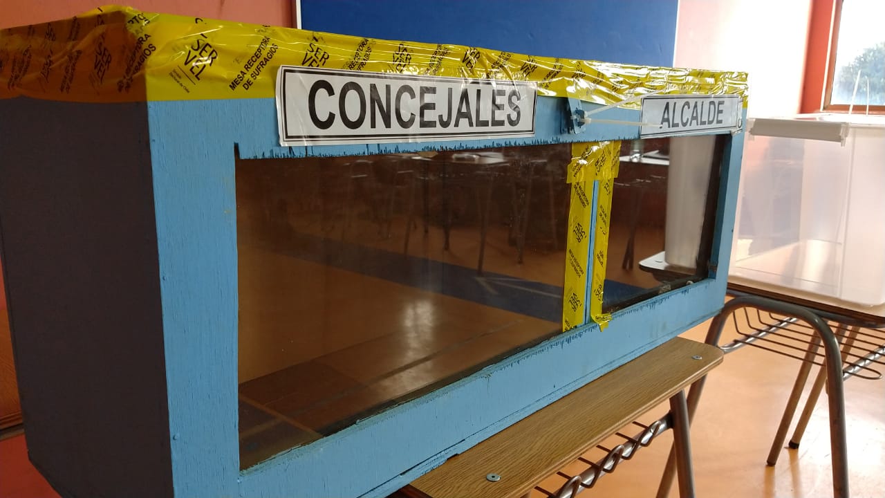 Acusan de urnas mal selladas en local de votación en la comuna de Hualpén