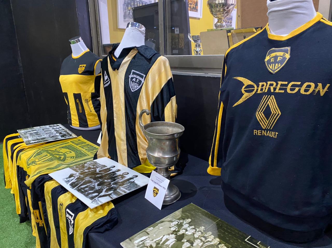 Los hinchas de Vial disfrutaron la inédita muestra aurinegra en el Día del Patrimonio