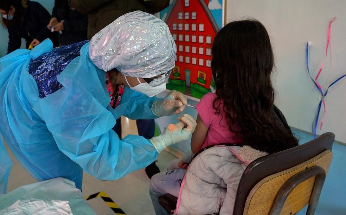 Menor de 4 años fue a vacunarse contra la influenza pero la inocularon contra el Covid-19