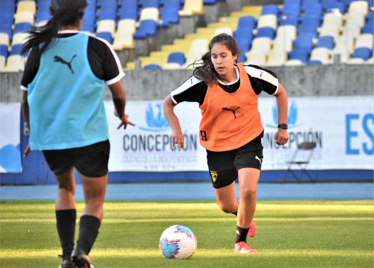 Las “aurinegras” de Fernández Vial sumaron a sus filas a una seleccionada chilena