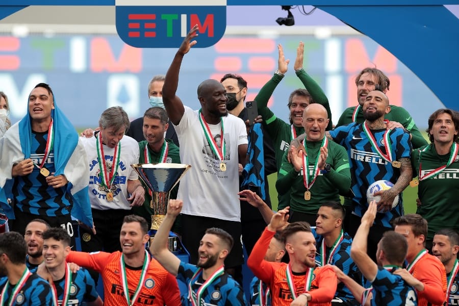 Buena onda “King”: Vidal festejó el Scudetto con su ex y sus hijos en Italia