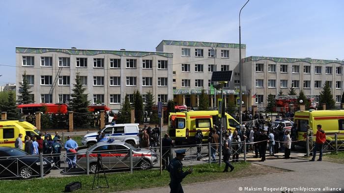 Tiroteo al interior de escuela en Rusia deja 8 muertos y más de 20 heridos