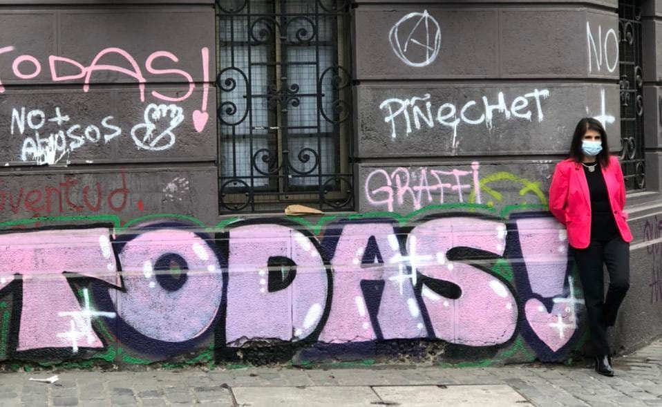 Mujeres graffiteras acusan a Paula Narváez de hacer “lavado de imagen” con su mural