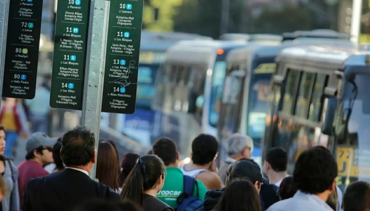 Asociación de buses del Gran Concepción acusa millonaria deuda del Estado por congelamiento de tarifas