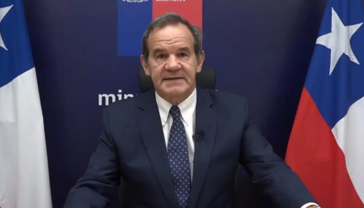 Canciller Allamand inicia cuarentena preventiva tras ser contacto estrecho de caso Covid-19