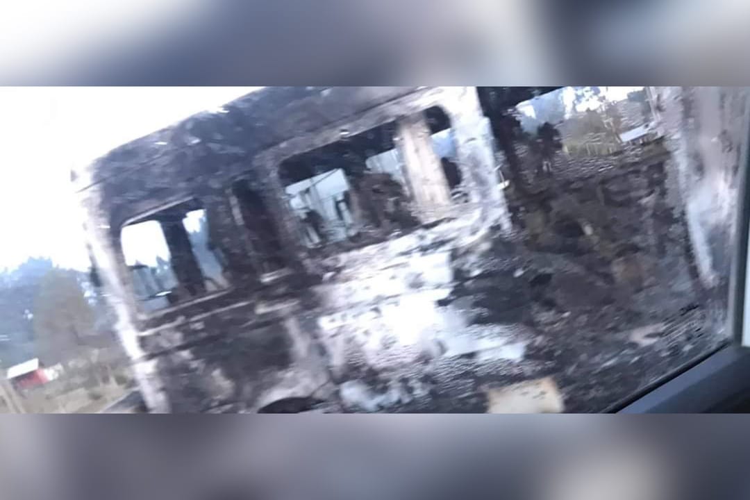 Desconocidos queman un vehículo y una bodega en la Provincia de Arauco