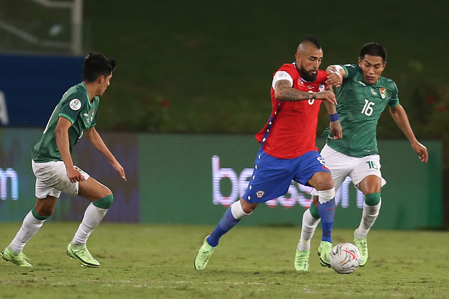 San Joaquín removió el nombre de Arturo Vidal a su estadio