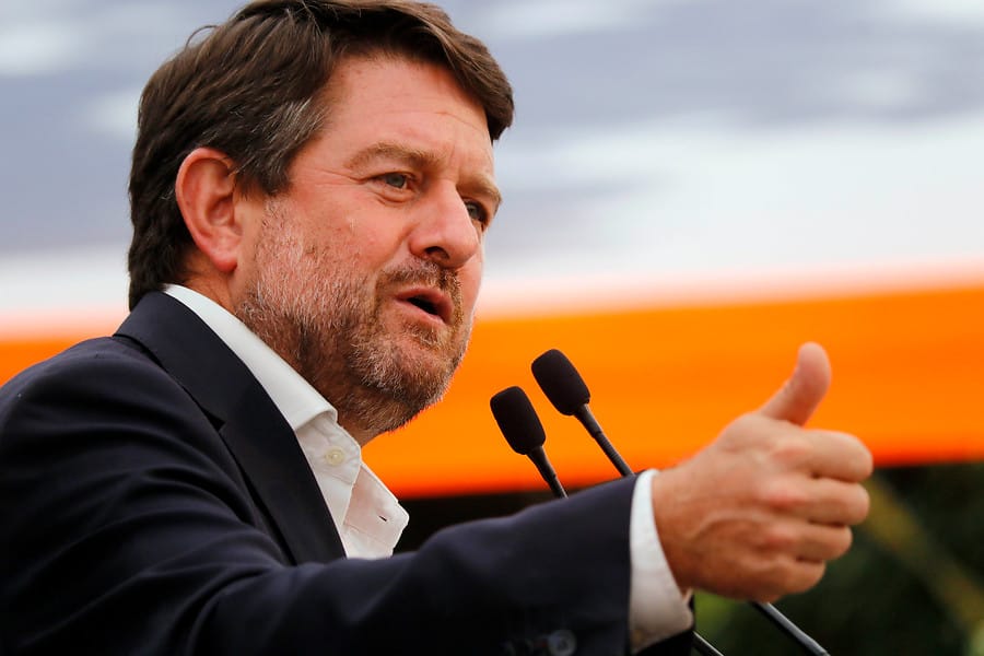 Lo dio vuelta: Orrego se convirtió en el Gobernador de la Región Metropolitana sobre el final del recuento