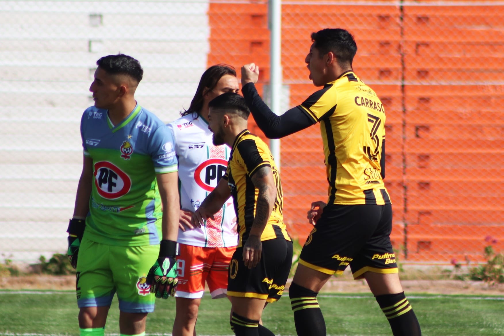 Jeriberth Carrasco va por el título junto a Fernández Vial
