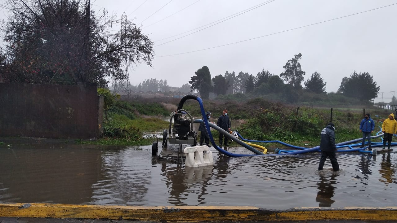 Veintena de personas afectadas, casas inundadas y calles anegadas dejó paso del sistema frontal por el Gran Concepción