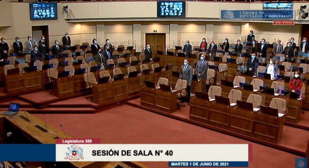 Polémico minuto de silencio por Jovino Novoa en Cámara de Diputados: Félix González se retiró de la sala